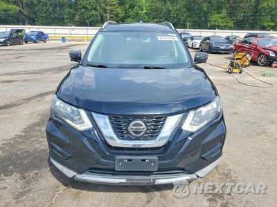 Piąte zdjęcie samochodu w środku: 2018 NISSAN ROGUE SV VIN:5N1AT2MV4JC845720 - miniatura