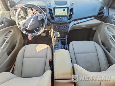 Zdjęcie 8 z 12 samochodu: 2019 FORD ESCAPE SE VIN:1FMCU0G91KUB13436 - miniatura