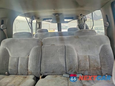 Zdjęcie 10 z 13 samochodu: 1999 CHEVROLET SUBURBAN C1500 VIN:3GNEC16R2XG105645 - miniatura