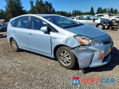 Czwarte zdjęcie samochodu z boku: 2013 TOYOTA PRIUS V TWO VIN:JTDZN3EU6D3275107 - miniatura