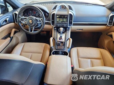 Zdjęcie 8 z 13 samochodu: 2016 PORSCHE CAYENNE VIN:WP1AA2A22GKA11821 - miniatura