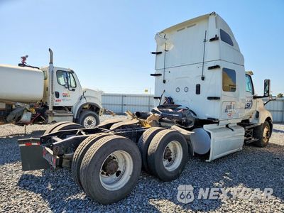 Trzecie zdjęcie samochodu z tyłu: 2022 INTERNATIONAL LT625 SEMI TRUCK VIN:3HSDZAPR7NN566194 - miniatura