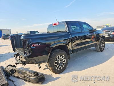 Trzecie zdjęcie samochodu z tyłu: 2026 CHEVROLET COLORADO Z71 VIN:1GCPTDEK4T1303370 - miniatura