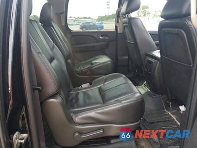 Zdjęcie 11 z 14 samochodu: 2013 CHEVROLET SUBURBAN K1500 LT VIN:1GNSKJE77DR231193 - miniatura
