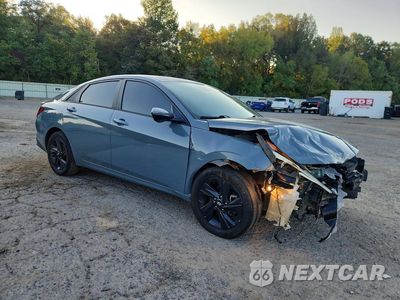 Czwarte zdjęcie samochodu z boku: 2021 HYUNDAI ELANTRA SEL VIN:KMHLM4AG8MU175501 - miniatura