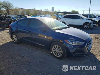 Czwarte zdjęcie samochodu z boku: 2018 HYUNDAI ELANTRA SE VIN:5NPD74LF8JH255617 - miniatura