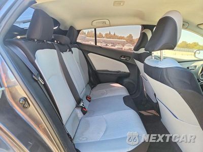 Zdjęcie 10 z 12 samochodu: 2016 TOYOTA PRIUS TWO VIN:JTDKBRFU3G3018521 - miniatura