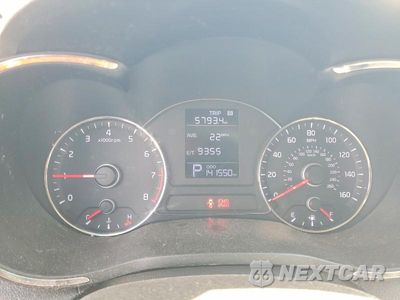 Zdjęcie 9 z 12 samochodu: 2014 KIA FORTE LX VIN:KNAFX4A66E5101499 - miniatura