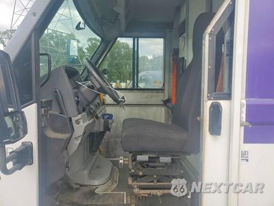 Zdjęcie 7 z 12 samochodu: 2012 ISUZU NPR DELIVERY TRUCK VIN:JALB4T170C7W00649 - miniatura