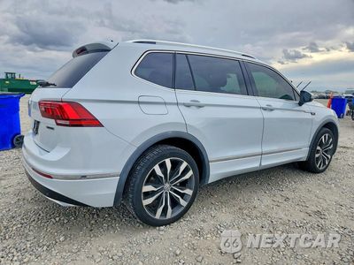 Trzecie zdjęcie samochodu z tyłu: 2019 VOLKSWAGEN TIGUAN SEL PREMIUM VIN:3VV4B7AX2KM019912 - miniatura