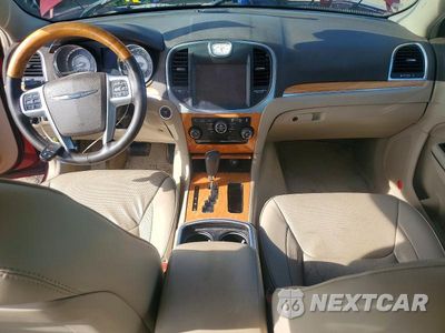 Zdjęcie 8 z 12 samochodu: 2014 CHRYSLER 300C VIN:2C3CCAKT6EH105926 - miniatura
