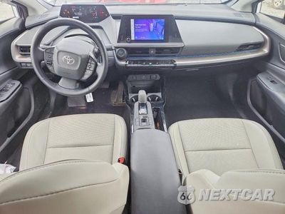 Zdjęcie 8 z 12 samochodu: 2024 TOYOTA PRIUS XLE VIN:JTDADABU3R3024917 - miniatura