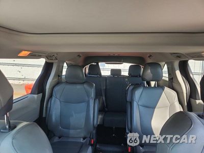 Zdjęcie 10 z 13 samochodu: 2021 TOYOTA SIENNA XLE VIN:5TDJRKEC7MS025005 - miniatura