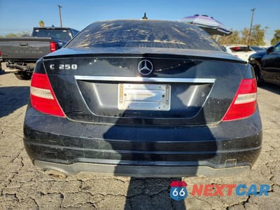 Zdjęcie 6 z 12 samochodu: 2012 MERCEDES-BENZ C 250 VIN:WDDGF4HB8CA609187 - miniatura