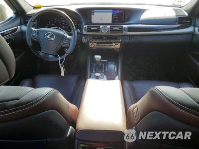 Zdjęcie 8 z 12 samochodu: 2017 LEXUS LS 460 VIN:JTHBL5EF4H5144304 - miniatura