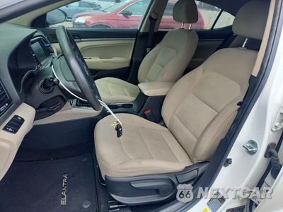 Zdjęcie 7 z 12 samochodu: 2017 HYUNDAI ELANTRA SE VIN:5NPD84LF1HH066363 - miniatura