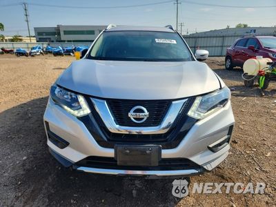 Piąte zdjęcie samochodu w środku: 2017 NISSAN ROGUE S VIN:KNMAT2MV3HP552026 - miniatura