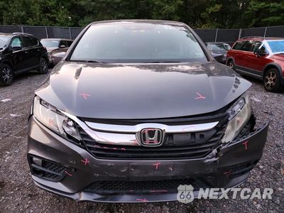 Piąte zdjęcie samochodu w środku: 2018 HONDA ODYSSEY EXL VIN:5FNRL6H78JB028148 - miniatura