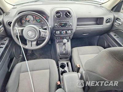 Zdjęcie 8 z 13 samochodu: 2012 JEEP PATRIOT LATITUDE VIN:1C4NJRFB6CD541860 - miniatura
