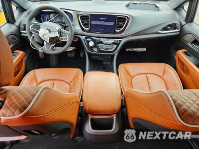 Zdjęcie 8 z 13 samochodu: 2025 CHRYSLER PACIFICA HYBRID PINNACLE VIN:2C4RC1N7XSR538322 - miniatura