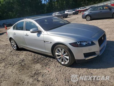 Czwarte zdjęcie samochodu z boku: 2017 JAGUAR XF PREMIUM VIN:SAJBJ4BN6HCY45761 - miniatura