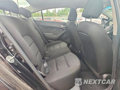 Zdjęcie 10 z 12 samochodu: 2017 KIA FORTE LX VIN:3KPFK4A77HE100767 - miniatura