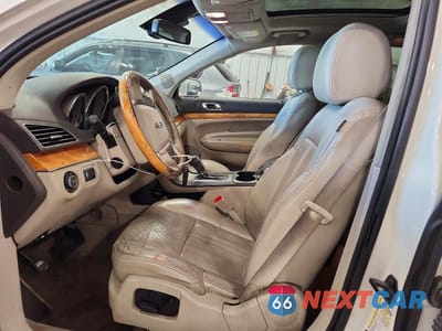 Zdjęcie 7 z 13 samochodu: 2012 LINCOLN MKT VIN:2LMHJ5AT3CBL54085 - miniatura