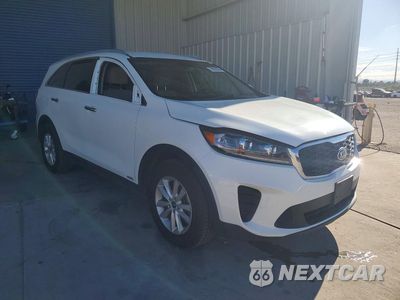 Czwarte zdjęcie samochodu z boku: 2019 KIA SORENTO LX V6 VIN:5XYPGDA51KG479179 - miniatura