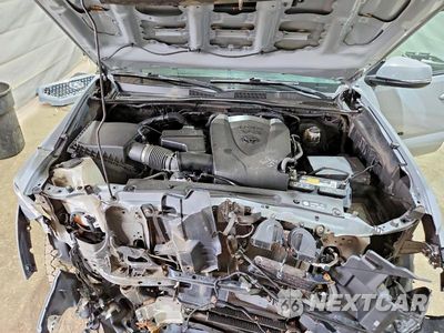 Zdjęcie 11 z 13 samochodu: 2019 TOYOTA TACOMA TRD SPORT VIN:3TMCZ5AN1KM218247 - miniatura