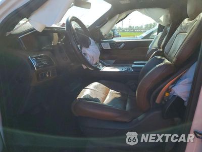 Zdjęcie 7 z 13 samochodu: 2022 LINCOLN NAVIGATOR RESERVE VIN:5LMJJ2LT5NEL10604 - miniatura