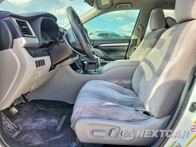 Zdjęcie 7 z 13 samochodu: 2018 TOYOTA HIGHLANDER LE PLUS VIN:5TDZZRFH7JS276737 - miniatura