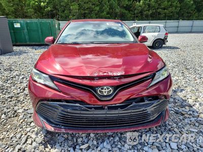 Piąte zdjęcie samochodu w środku: 2020 TOYOTA CAMRY LE VIN:4T1C11AK2LU384520 - miniatura