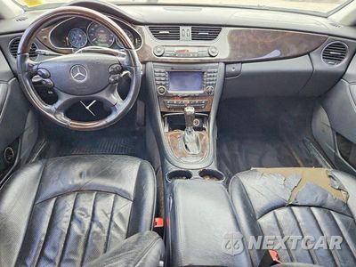 Zdjęcie 8 z 12 samochodu: 2007 MERCEDES-BENZ CLS 550 VIN:WDDDJ72X37A101612 - miniatura
