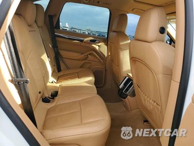 Zdjęcie 11 z 13 samochodu: 2013 PORSCHE CAYENNE VIN:WP1AA2A20DLA06123 - miniatura