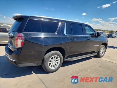 Trzecie zdjęcie samochodu z tyłu: 2021 CHEVROLET SUBURBAN C1500 LS VIN:1GNSCBKD8MR372173 - miniatura
