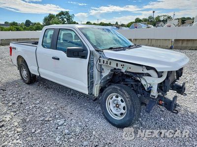 Czwarte zdjęcie samochodu z boku: 2022 FORD F150 SUPER CAB VIN:1FTEX1EB6NKE57439 - miniatura
