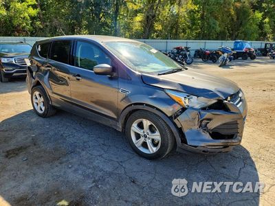 Czwarte zdjęcie samochodu z boku: 2015 FORD ESCAPE SE VIN:1FMCU0GX2FUB24790 - miniatura