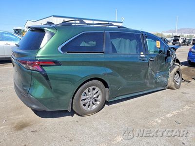 Trzecie zdjęcie samochodu z tyłu: 2026 TOYOTA SIENNA XLE 7-PASSENGER VIN:5TDYRKEC3TS300916 - miniatura