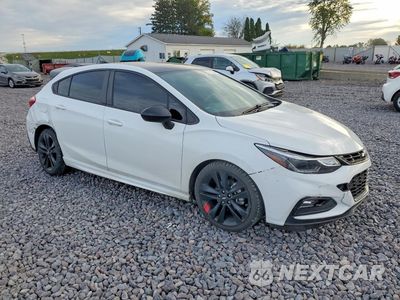 Czwarte zdjęcie samochodu z boku: 2018 CHEVROLET CRUZE LT VIN:3G1BE6SM8JS581747 - miniatura