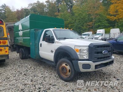 Czwarte zdjęcie samochodu z boku: 2014 FORD F550 SUPER DUTY CHIPPER TRUCK VIN:1FDUF5HT2EEA88552 - miniatura