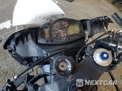 Zdjęcie 7 z 9 samochodu: 2008 HONDA CBR600 RR VIN:JH2PC40488M102786 - miniatura