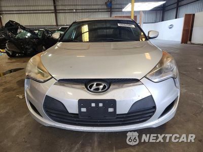 Piąte zdjęcie samochodu w środku: 2013 HYUNDAI VELOSTER BASE VIN:KMHTC6AD1DU146278 - miniatura