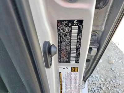 Zdjęcie 12 z 12 samochodu: 2017 TOYOTA PRIUS TWO VIN:JTDKBRFU2H3045064 - miniatura