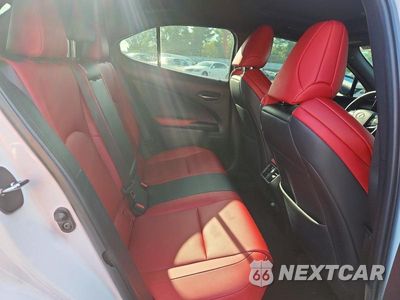 Zdjęcie 10 z 12 samochodu: 2019 LEXUS UX 250H VIN:JTHU9JBH6K2018878 - miniatura