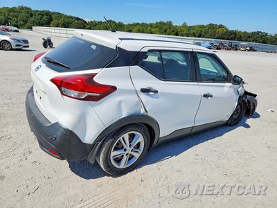 Trzecie zdjęcie samochodu z tyłu: 2020 NISSAN KICKS S VIN:3N1CP5BV1LL565396 - miniatura
