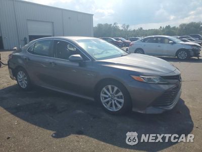 Czwarte zdjęcie samochodu z boku: 2018 TOYOTA CAMRY LE VIN:4T1B11HK4JU141399 - miniatura