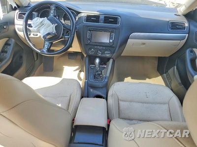 Zdjęcie 8 z 12 samochodu: 2015 VOLKSWAGEN JETTA SE VIN:3VWD07AJ1FM261190 - miniatura