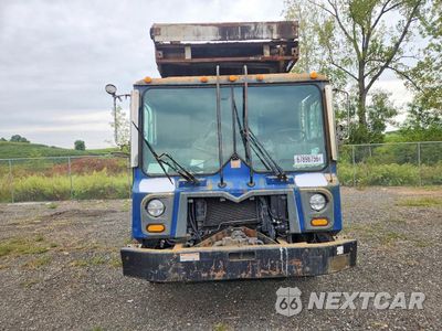 Piąte zdjęcie samochodu w środku: 2016 MACK MRU613 REFUSE TRUCK VIN:1M2AV02CXGM014869 - miniatura