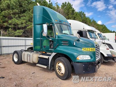 Czwarte zdjęcie samochodu z boku: 2017 MACK CXU613 SEMI TRUCK VIN:1M1AW01X5HM009554 - miniatura
