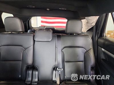 Zdjęcie 19 z 28 samochodu: 2017 FORD EXPLORER XLT VIN:1FM5K8D81HGD15001 - miniatura
